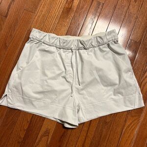 Lululemon Cinchable Waist High-Rise Woven Shorts, Size L